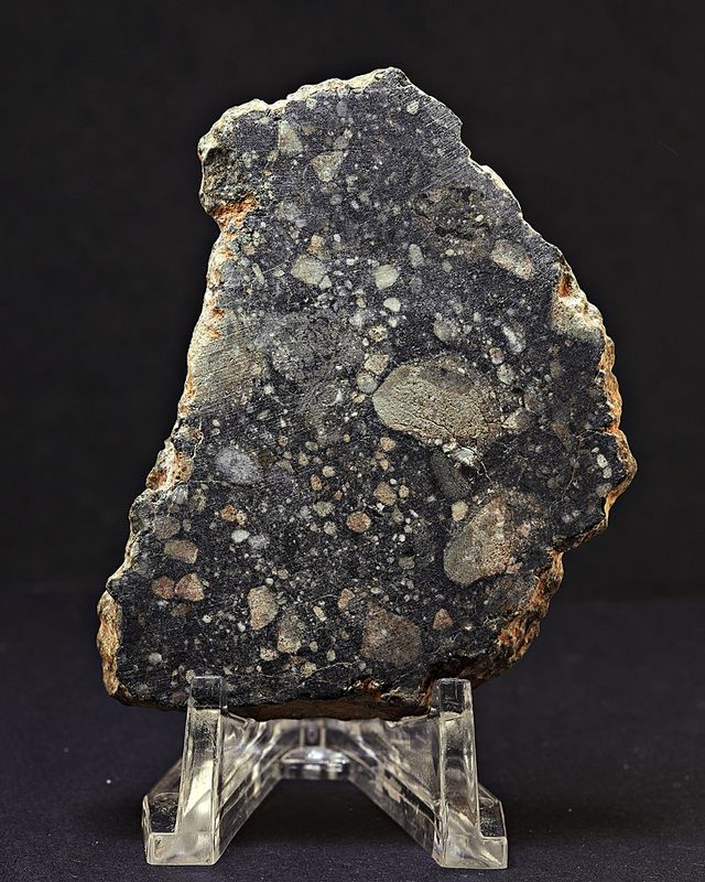 Månemeteoritt, 54,37 gram, saget