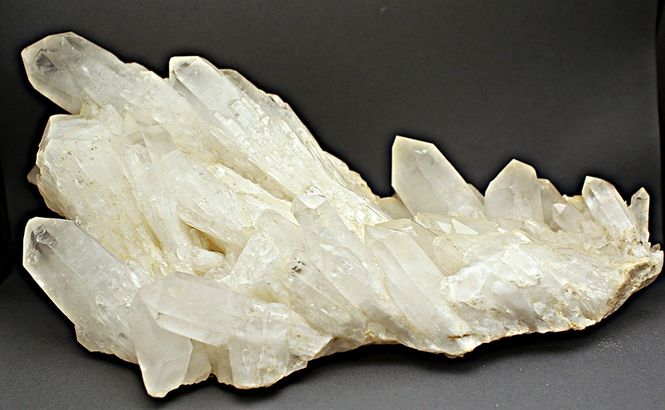 Hovedbilde Stor kvartsgruppe (candle quartz) fra Madagaskar