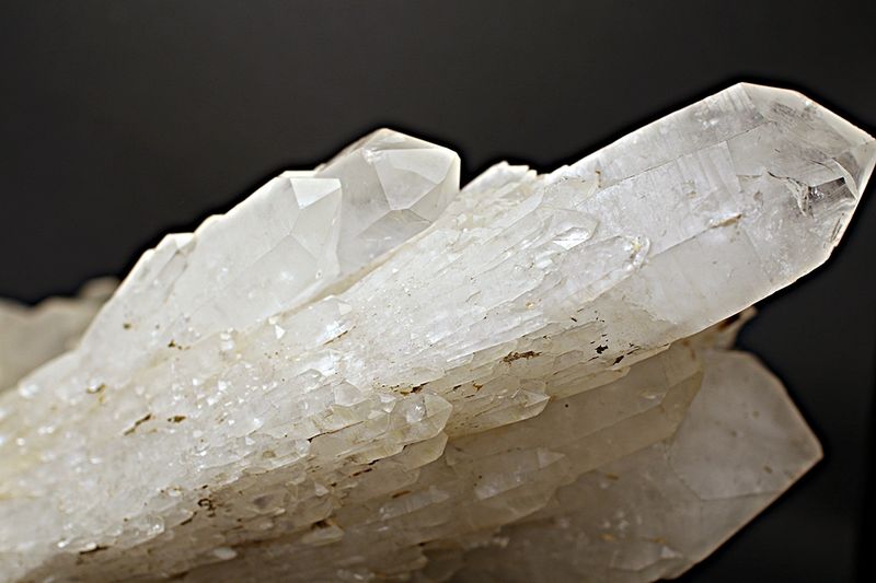 Stor kvartsgruppe (candle quartz) fra Madagaskar