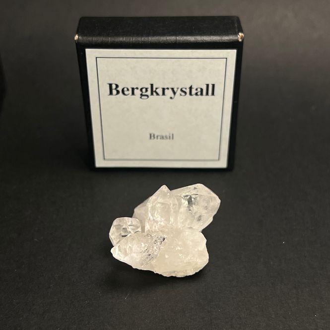 Hovedbilde Bergkrystall, kvarts, gruppe i gaveeske, liten,  Brasil