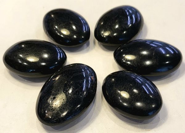 Hovedbilde Svart turmalin, lommestein