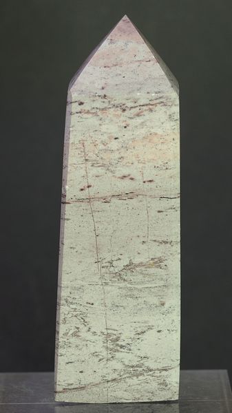 Hovedbilde Obelisk/tårn av slipt dendrittisk kalkstein