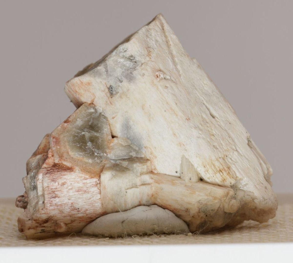Ca-rik hydroksylapatitt, David Mosiah-skjerpet, Bolivia