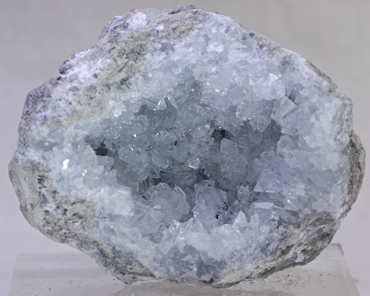 Cølestinkrystallgruppe fra Madagaskar