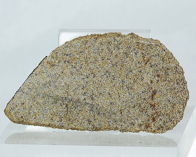 Hovedbilde Agoult (eukritt), fra asteroiden Vesta, 8,58 gram. Sjelden type!