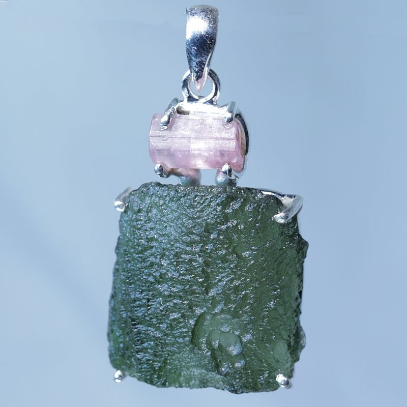 Moldavitt-anheng med rosa turmalin (sterling sølv/925 Ag)