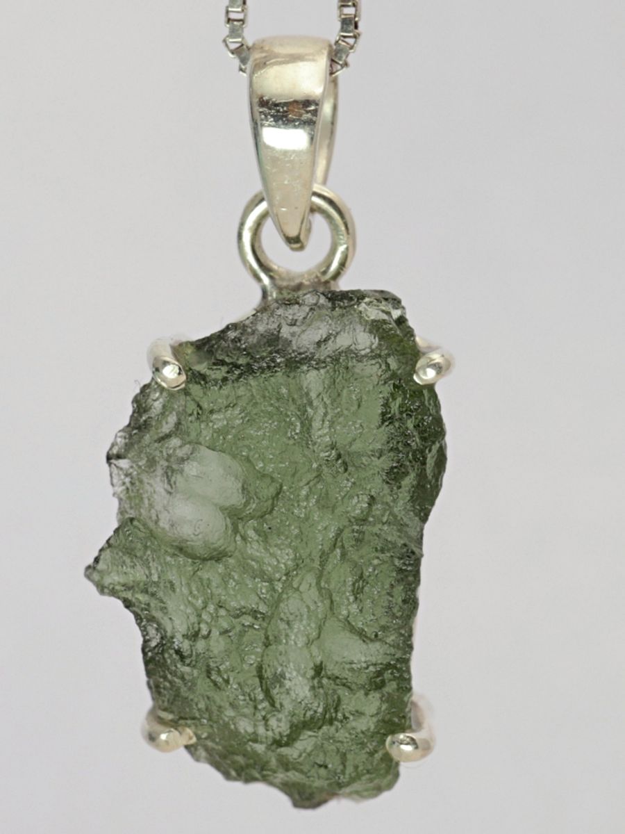 Moldavitt fra Chlum, Tsjekkia, sølvanheng, 4,02 gram