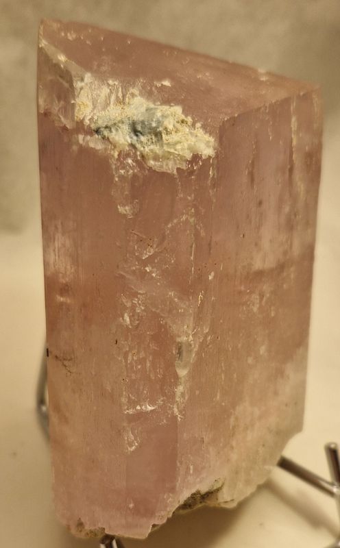 Spodumenkrystall (var. kunzitt), Afghanistan