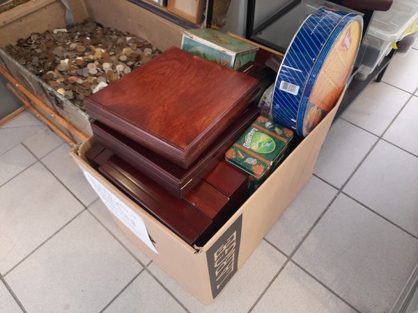 Hovedbilde Brukt samlerrekvisita, skrin, bokser, esker, etc.